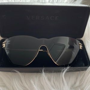 Gorgeous Versace sunglasses